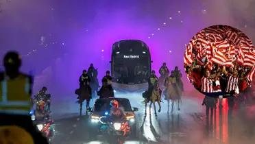 Mientras la afición del Real Madrid hizo un recibimiento espectacular, la actitud vergonzosa de los hinchas del Atletico